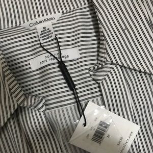 Button Down Calvin Klein Dress Shirt